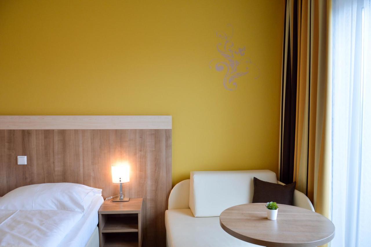 Hotel Roemerhof トゥルン エクステリア 写真