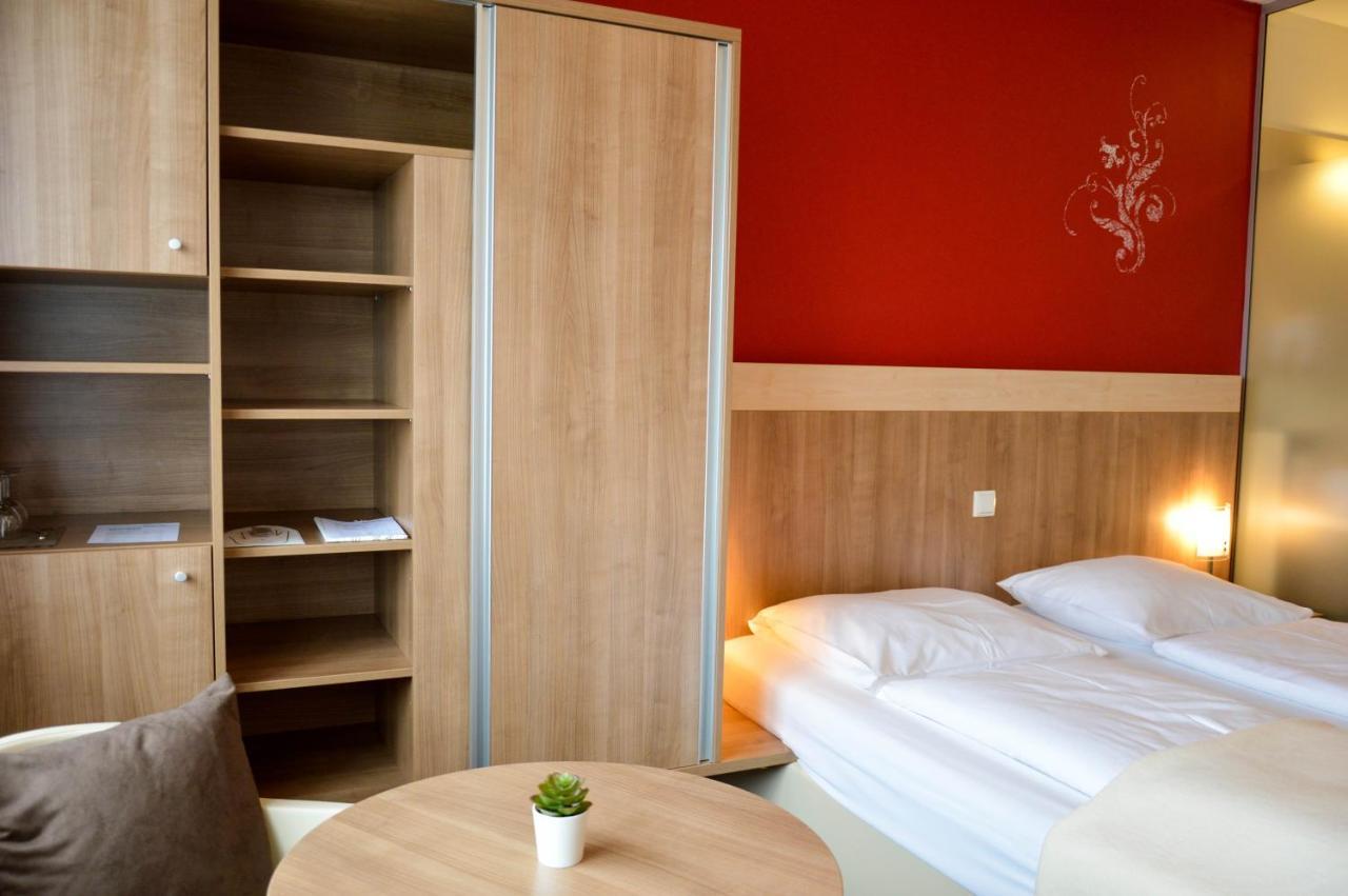 Hotel Roemerhof トゥルン エクステリア 写真