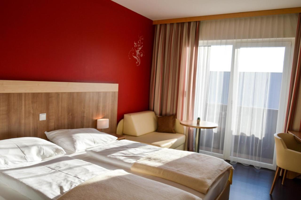 Hotel Roemerhof トゥルン エクステリア 写真