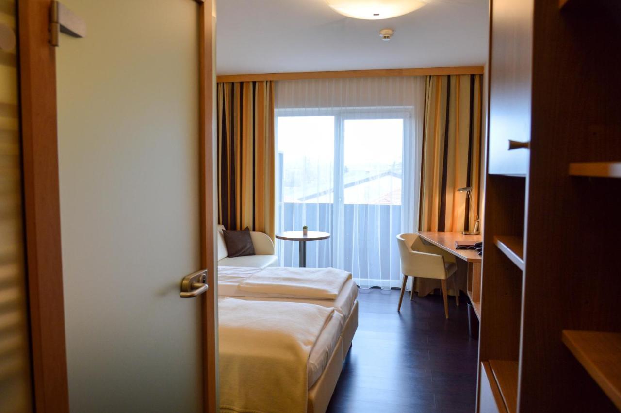 Hotel Roemerhof トゥルン エクステリア 写真