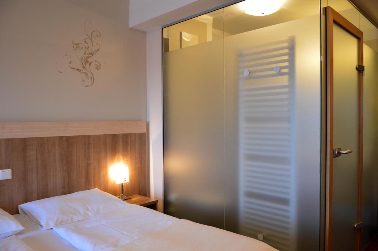 Hotel Roemerhof トゥルン エクステリア 写真