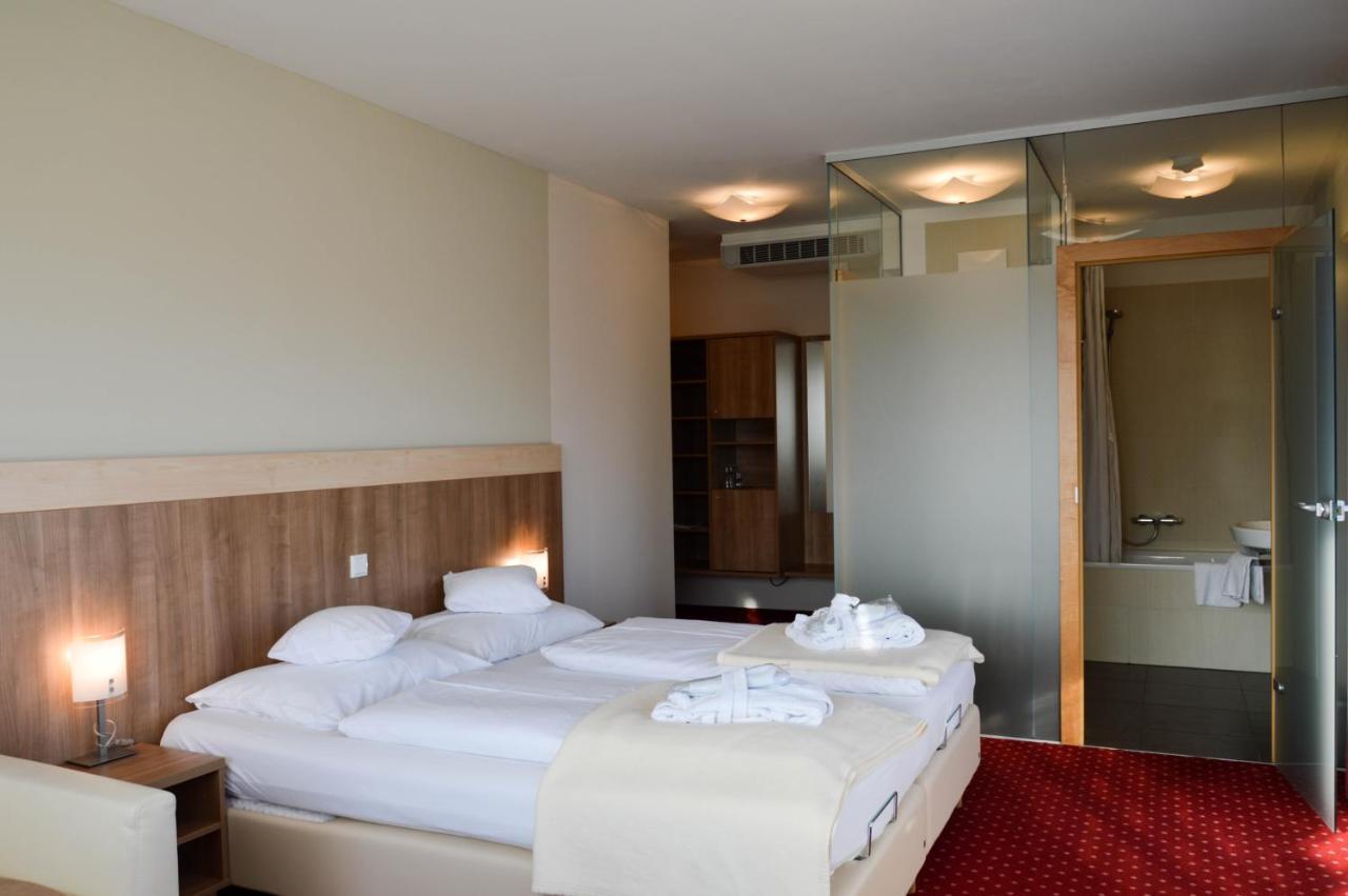 Hotel Roemerhof トゥルン エクステリア 写真